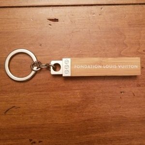 FONDATION LOUIS VUITTON PARIS BUNDLE